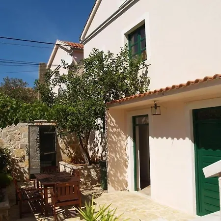 Holiday House With A Parking Space Preko, Ugljan - 20852 Semesterbostad *