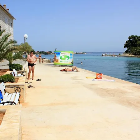 Holiday House With A Parking Space Preko, Ugljan - 20852 Σπίτι διακοπών